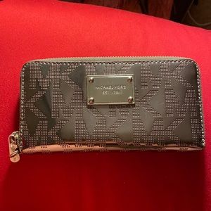 Michael Kors Zippered Wallet